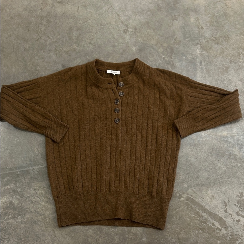 Madewell woman’s brown sweater